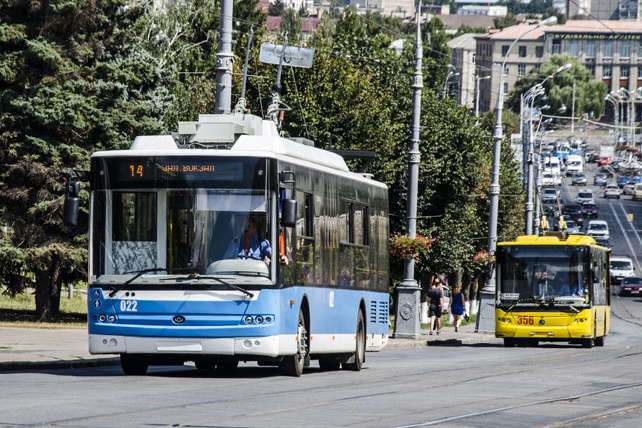 У Вінниці  на маршрути виходять сотні одиниць громадського транспорту
