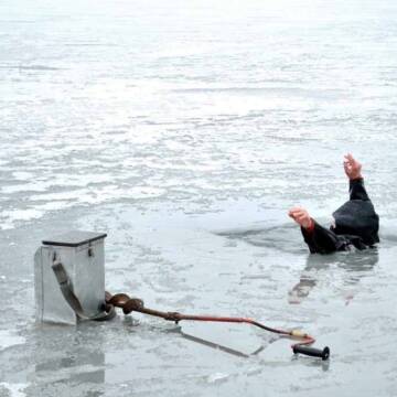 Пішов під лід: на Вінниччині врятували пенсіонера