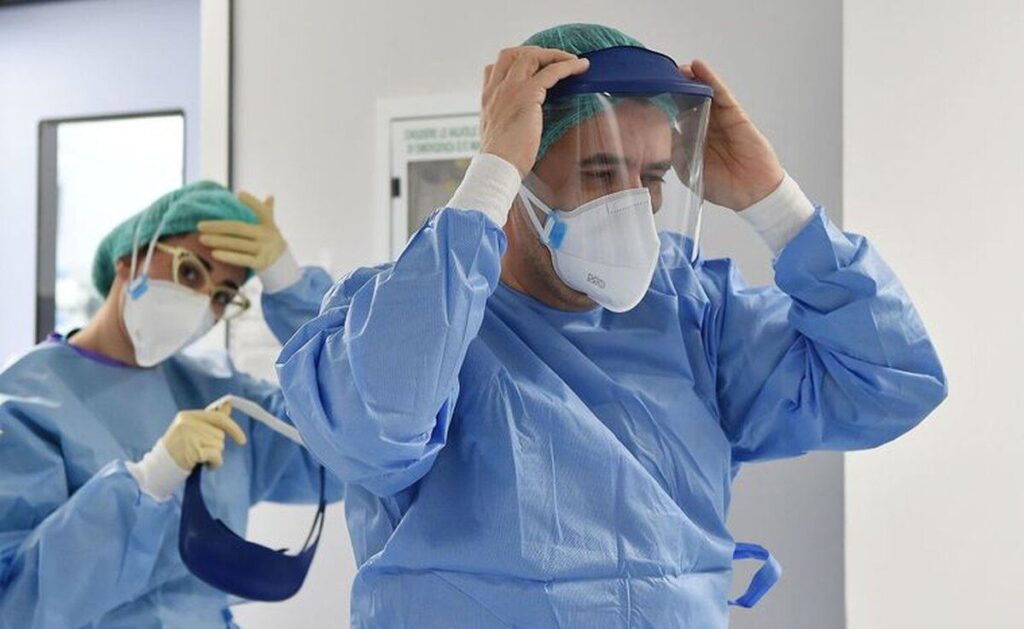 Вводять ревакцинальну дозу проти COVID-19. Кого це стосується?