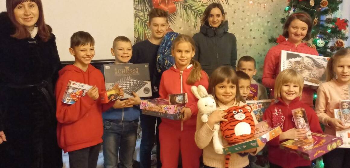 Діток з Вінницького обласного центру соціально-психологічної реабілітації привітали з новорічними святами