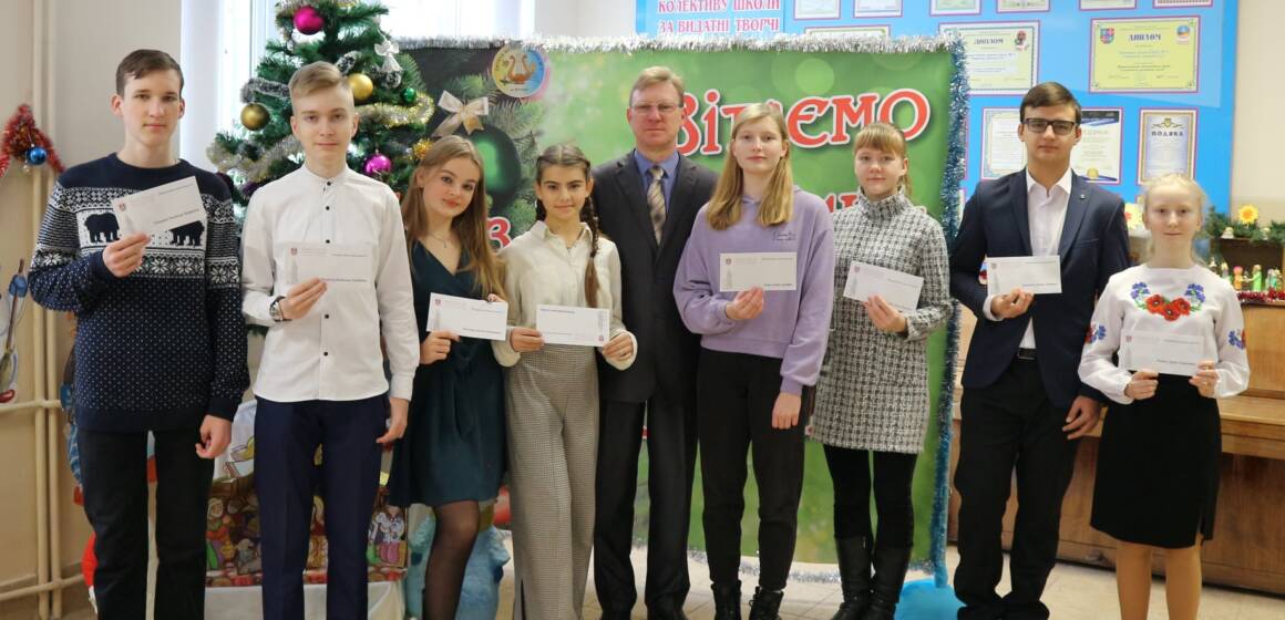 Талановита молодь Вінниці отримала стипендії Вінницької міської ради