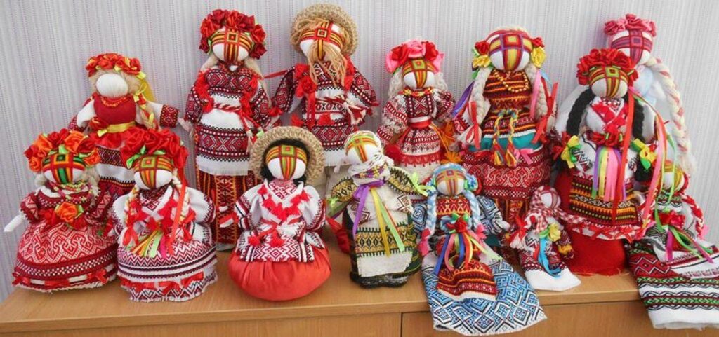 Вінничан навчатимуть плести народну ляльку Поділля