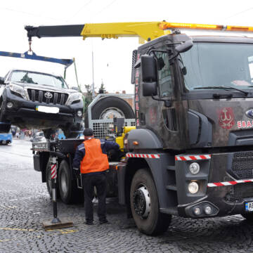 У Вінниці продовжують облаштовувати місця для зупинки та стоянки автомобілів