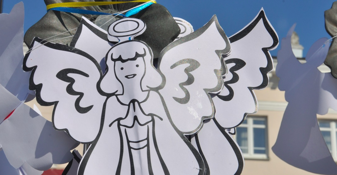 До всеукраїнської акції вшанування Героїв Небесної Сотні вінничани виготовили «Ангелів пам’яті»