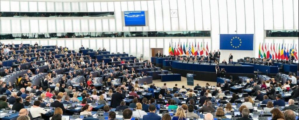 Європарламент рекомендував надати Україні статус кандидата в члени ЄС