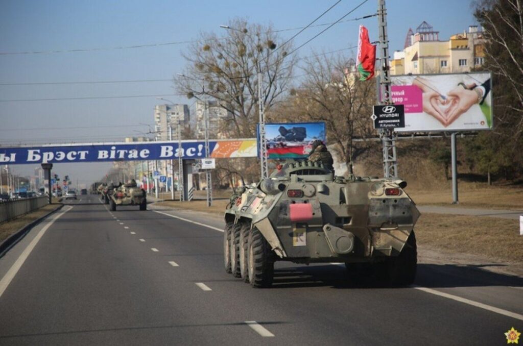 Білорусь повідомила про відведення десанту від українського кордону