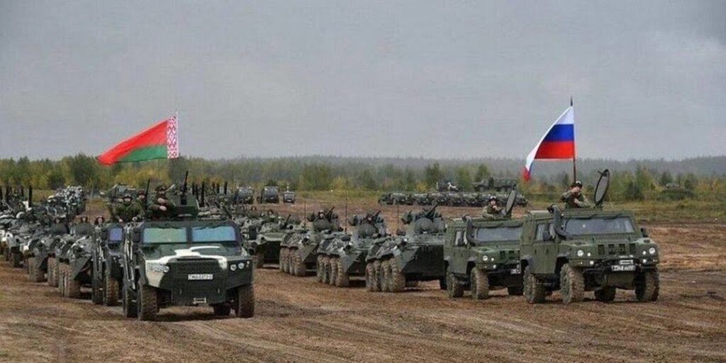 Білорусь перекидає війська на кордон України, каже про ротацію