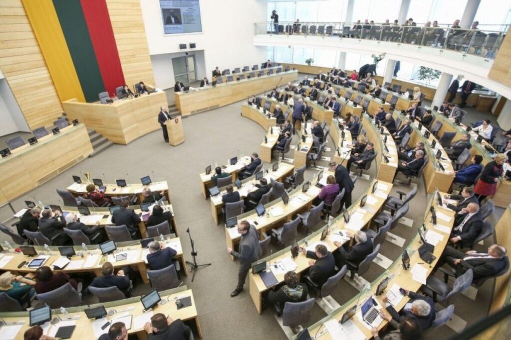 Сейм Литви одноголосно підтримав резолюцію щодо закриття неба над Україною