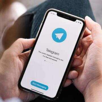 Для українських біженців створили Telegram канали щодо отримання допомоги за кордоном