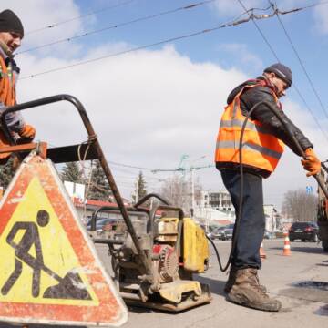 У Вінниці дорожники розпочали поточний ремонт доріг