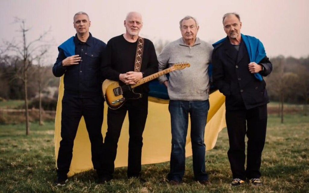 Рок-гурт Pink Floyd присвячує Україні свою першу нову пісню. Її співавтором став Андрій Хливнюк. Відео