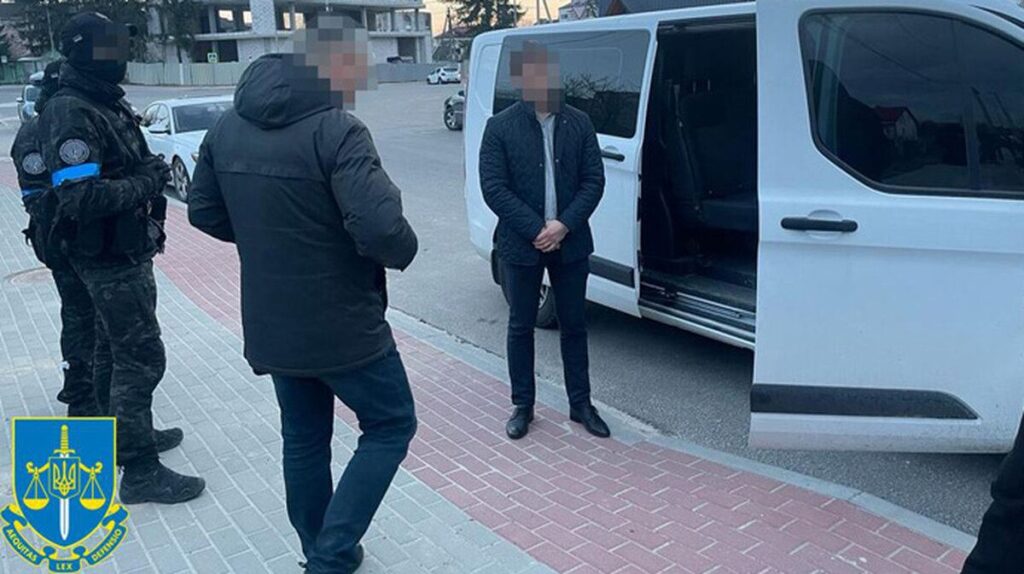 На Львівщині затримали чиновника, який торгував гуманітарною допомогою