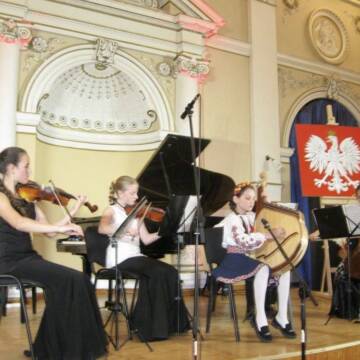 У польському місті Криниця-Здруй виступили учні Вінницької дитячої музичної школи №1 в знак солідарності з Україною