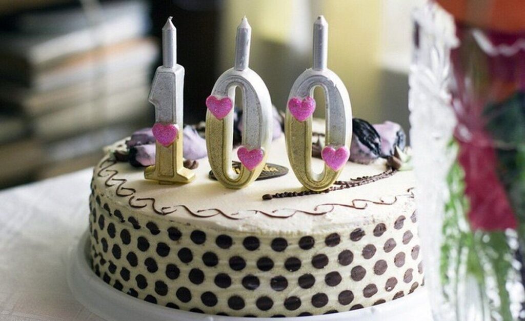 На Вінниччині 9 травня довгожителька відзначила своє 100-річчя