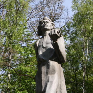 Демонтаж пам’ятника Горького викликав  у рашистів істерику