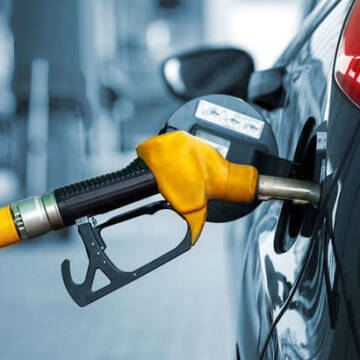 Кабмін «відпустив» ціни на бензин і дизель