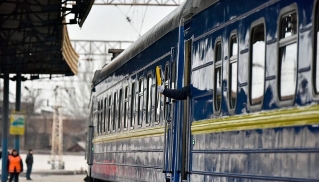 Повертатися стане зручніше: поїзд з Польщі курсуватиме через Вінницю