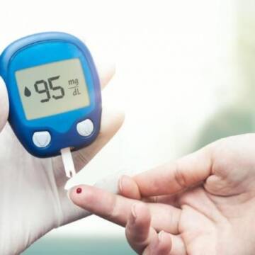 У Вінниці видають тест-смужки до глюкометра, які надіслали благодійники