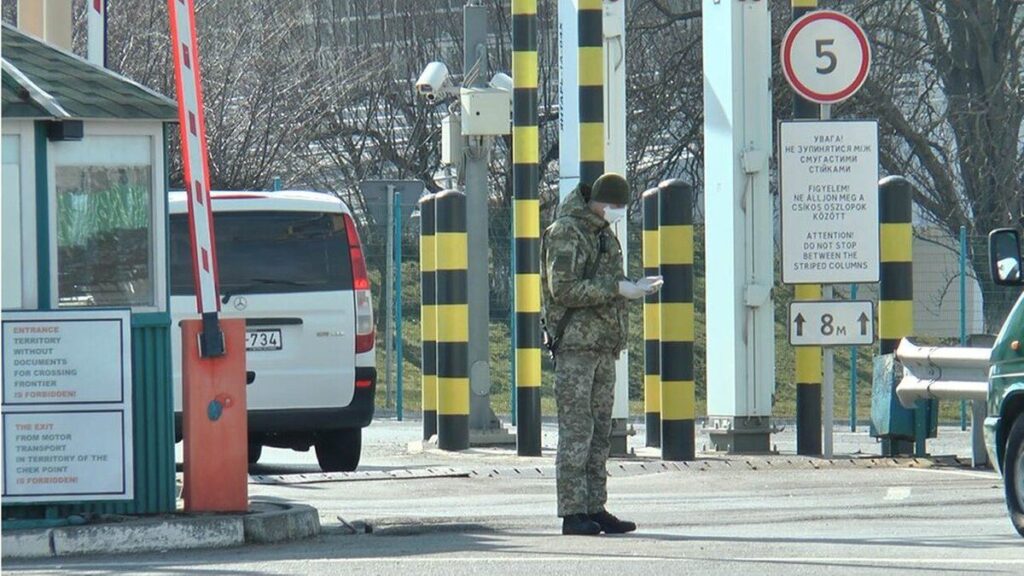 За добу в Україну повернулись 38 тисяч громадян