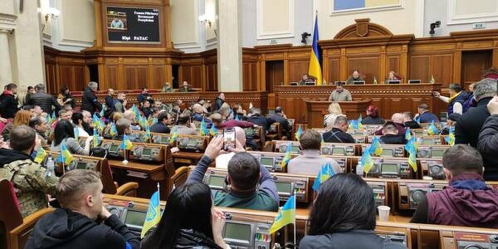 Верховна Рада ухвалила закон про заборону символіки «Z» та «V» з пропозиціями Зеленського