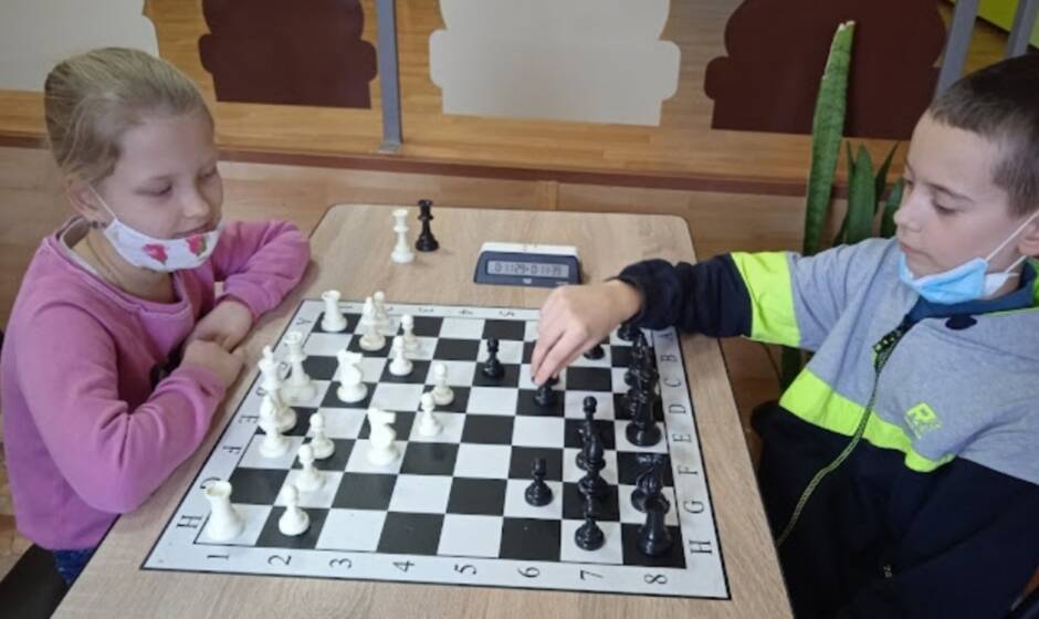 Шахово-шашковий клуб при Вінницькій бібліотеці-філії №7 запрошує дітей на заняття