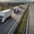 Влітку вантажівки масою до 40 тонн можуть рухатись дорогами країни без обмежень