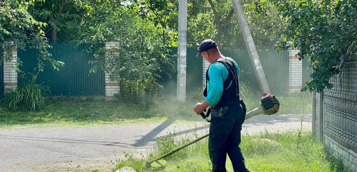 У Вінницько-Хутірському окрузі проводять роботи з благоустрою: вже оновили дорожню розмітку, відновили ґрунтове покриття