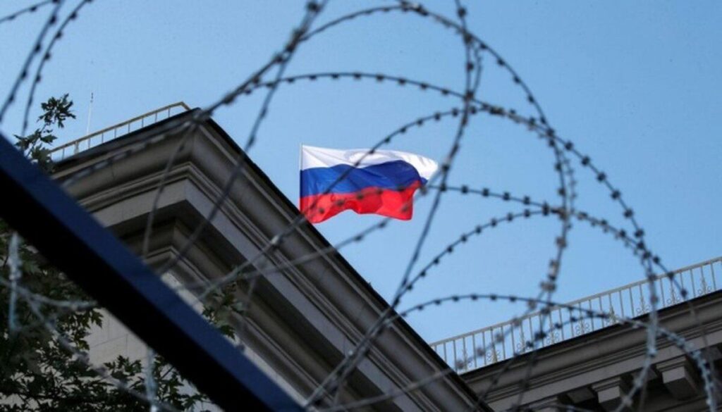 Яхти, вертольоти, нерухомість: ЄС заморозив активів російських олігархів на 12,5 млрд євро