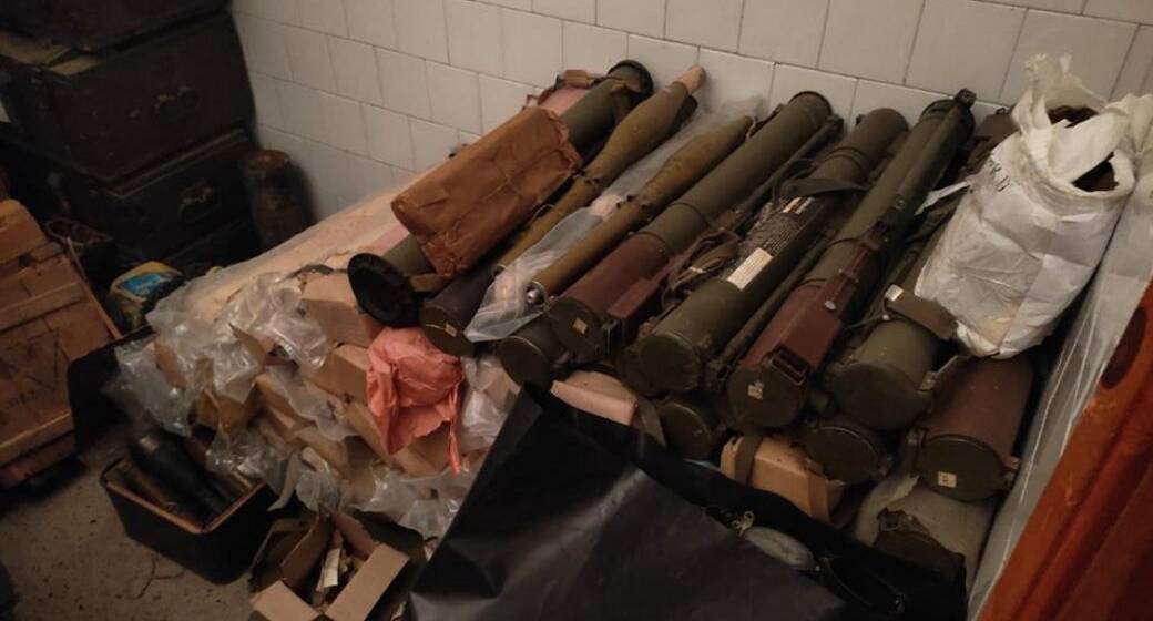 Українським військовим передадуть арсенал виявлений торік на Донеччині