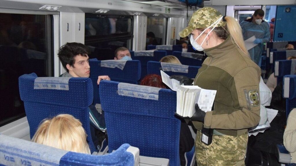 За 100 днів війни кордон перетнули понад вісім мільйонів людей
