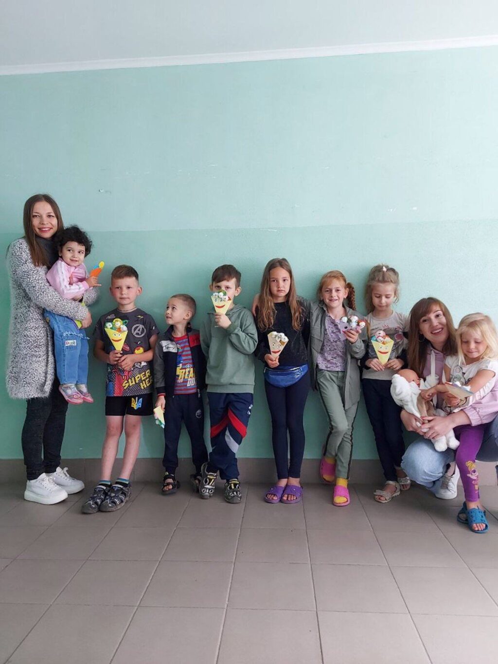 Майстер-класи, ігри та цікаві розмови: VinSmart продовжує проводити заходи для дітей-переселенців