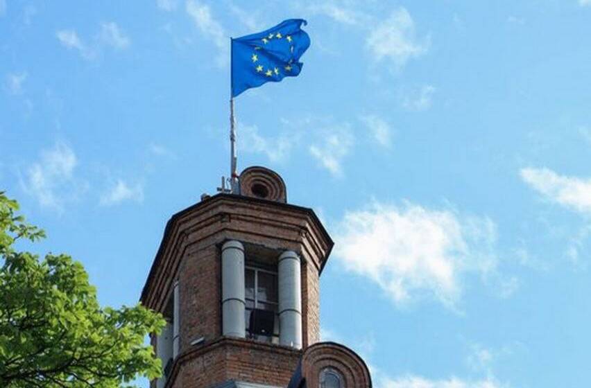 На Вежі Артинова тиждень майорітиме прапор та гратиме гімн Євросоюзу
