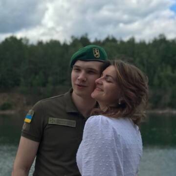 З фронту на весілля: прикордонник з Вінниччини приїхав додому на кілька днів, щоб одружитися