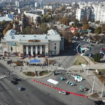 На вінницькій площі, яку обстріляли рашисти, повністю відновили рух