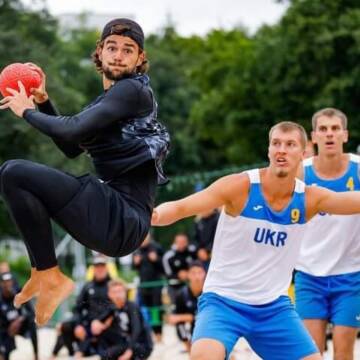 Вінничанин у складі національної збірної здобув бронзу на Чемпіонаті Європи-2022 з пляжного гандболу