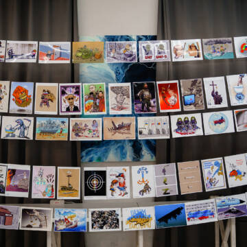 У Вінниці відкрилась Міжнародна виставка карикатур на тему «Російський військовий корабель, йди…!» та церемонія погашення тематичних марок