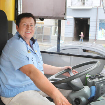 «Наша робота – залишатися людьми»: водійка вінницького автобуса про загублені речі та радість від гарних вчинків