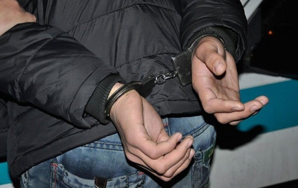 Поліцейські затримали нетверезого зловмисника, який побив вінничанина