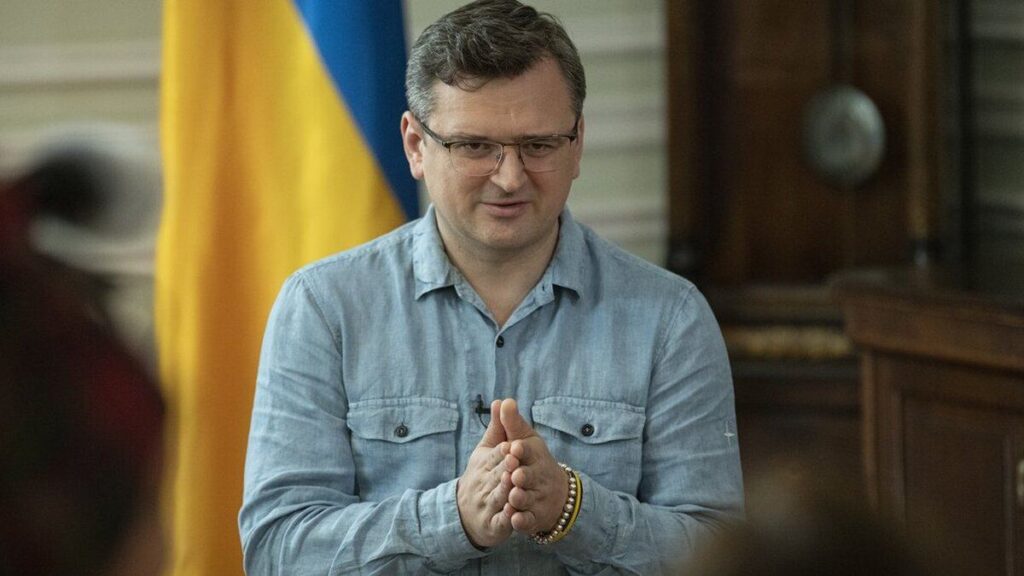 Кулеба запропонував нове життя російським військовим, які здадуться