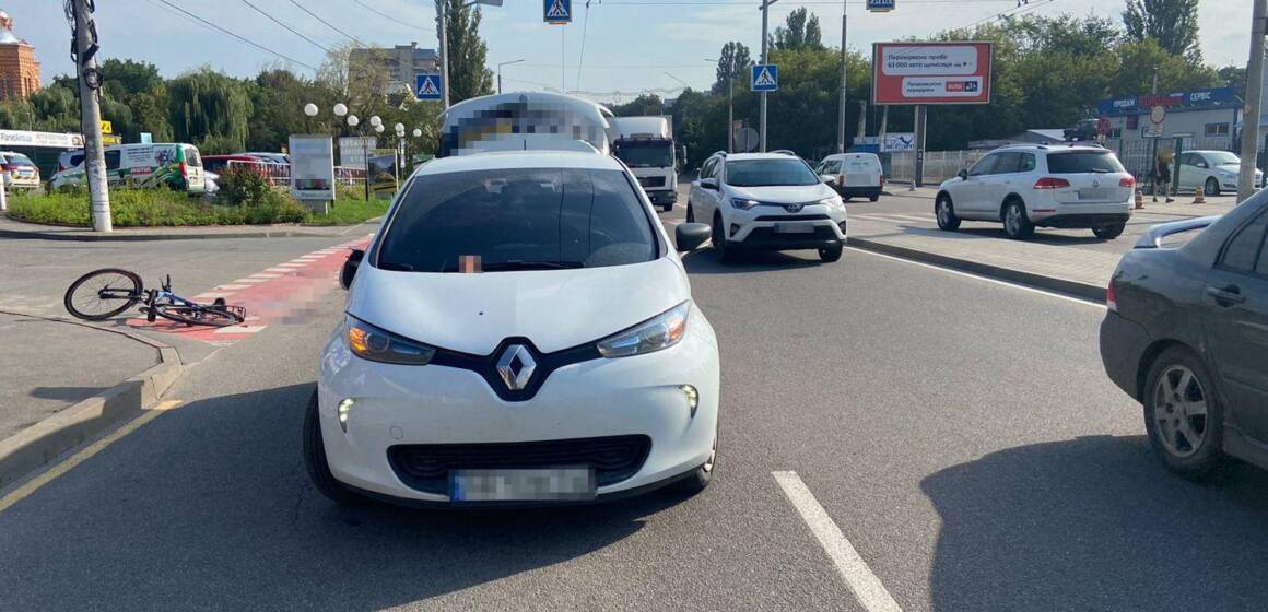 У Вінниці автомобіль збив велосипедиста