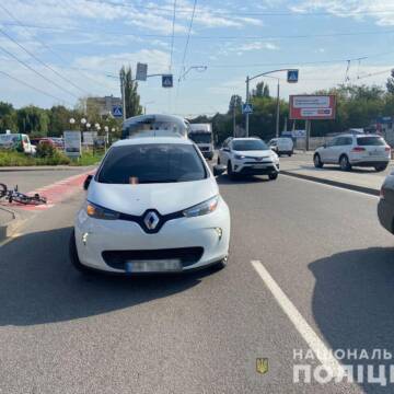 У Вінниці автомобіль збив велосипедиста