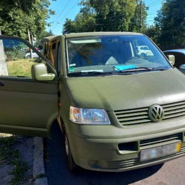 Вінничани передали військовослужбовцям автомобіль