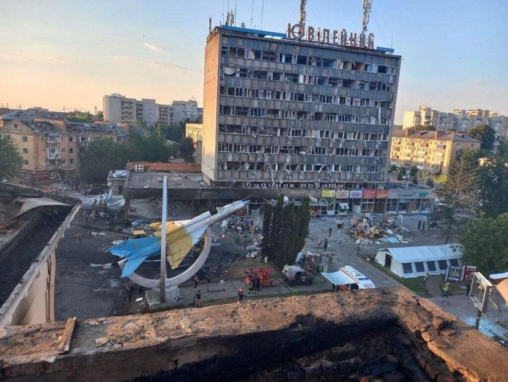 Ракетний удар по середмістю Вінниці 14 липня: сімї загиблих та поранені продовжують отримувати матеріальну допомогу з бю