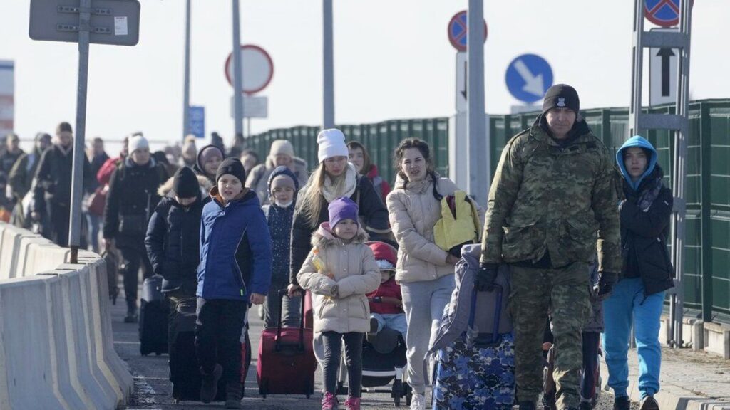 17% біженців вже не планують повертатись в Україну з Польщі — дослідження