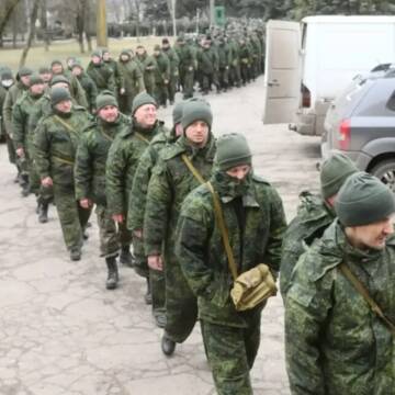 Оголошена Путіним мобілізація призвела до відтоку освічених та заможних росіян — британська розвідка