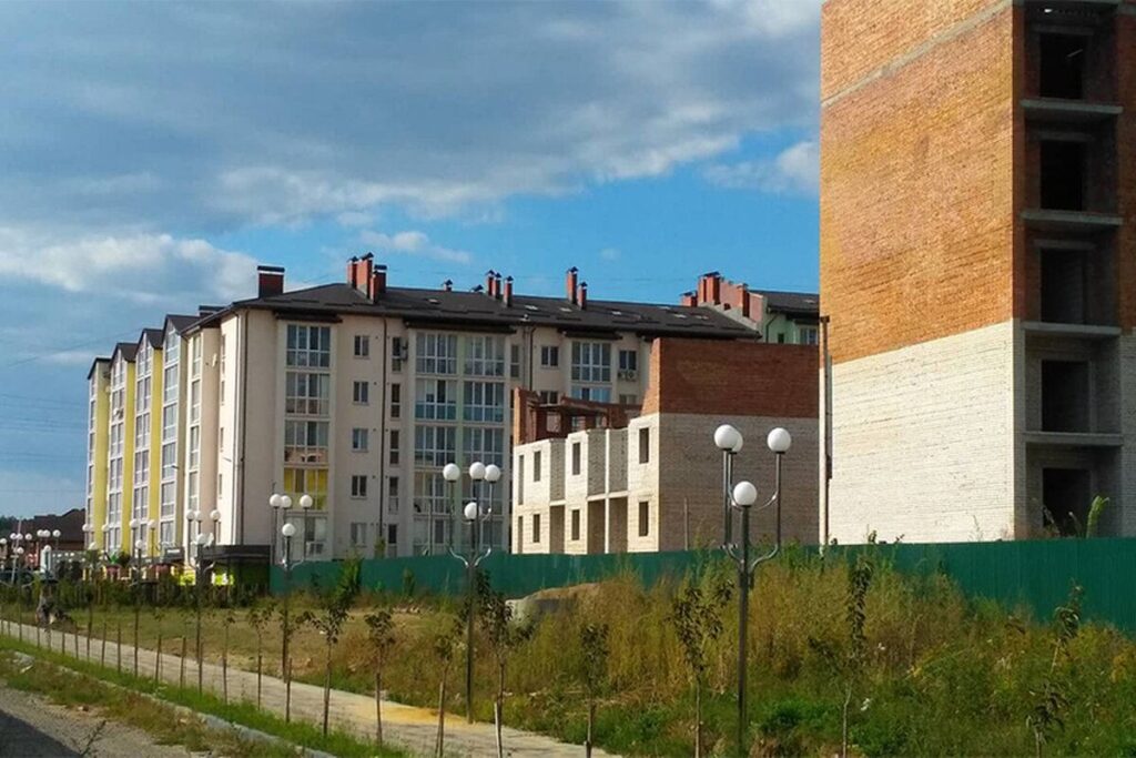 Скандальні забудови Зарванців без садка та проти правил. Детальніше в матеріалі