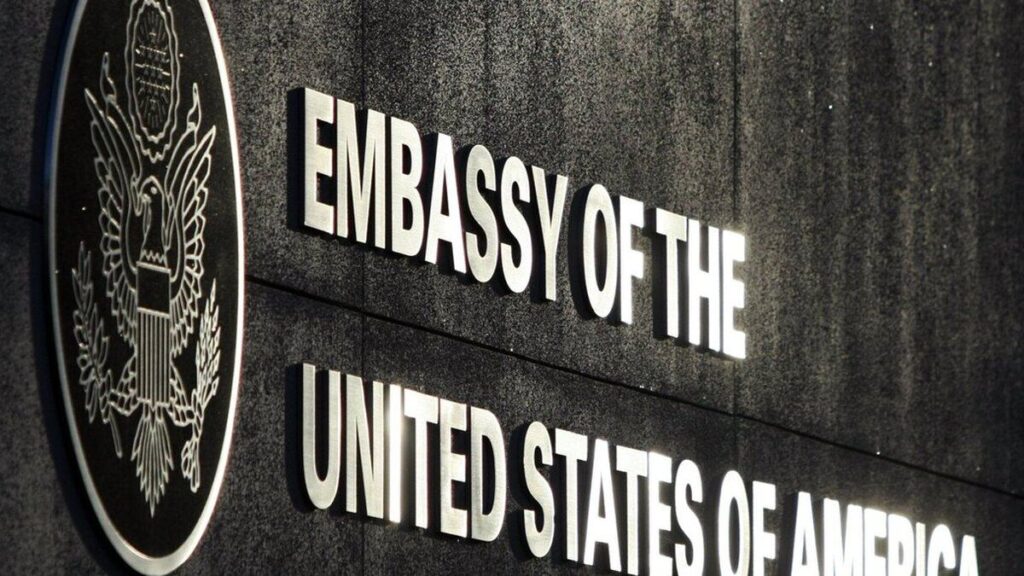 Посольство США закликає своїх громадян залишити Україну