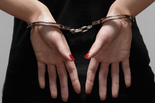 На  Вінниччині жінка серед білого дня пограбувала малолітню дівчинку