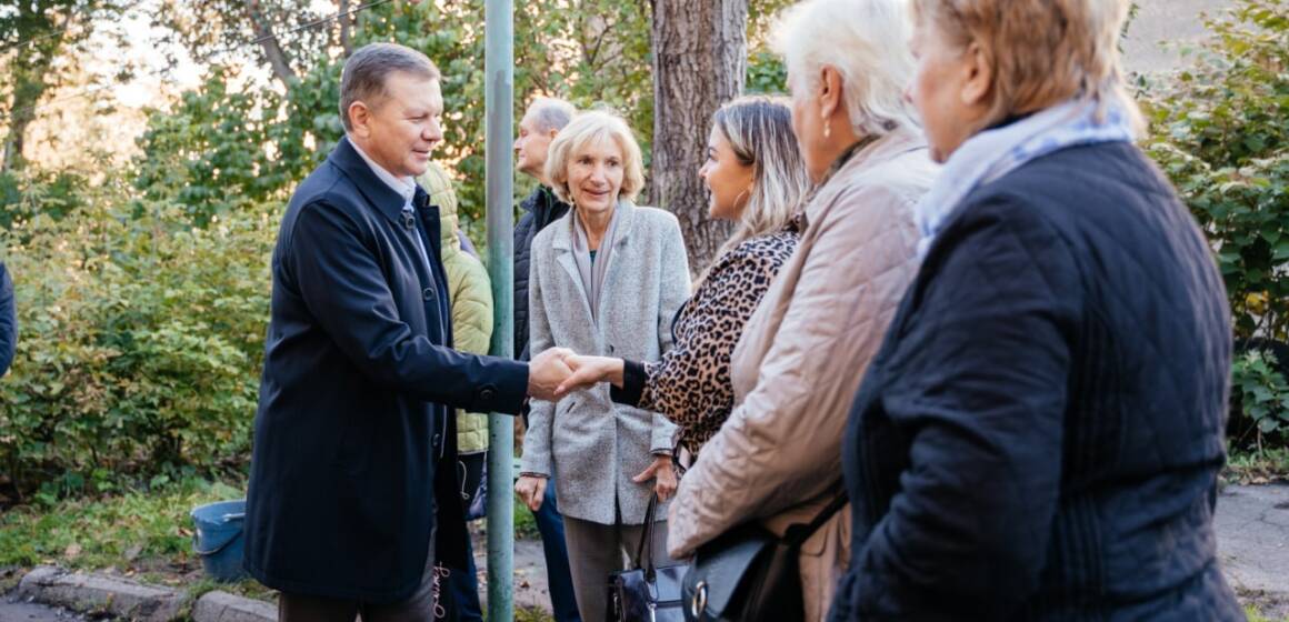 Сергій Моргунов про відновлення будинків після ракетного обстрілу: «У співпраці з бізнесом і міжнародними організаціями закрили 98% питань до початку опалювального сезону»