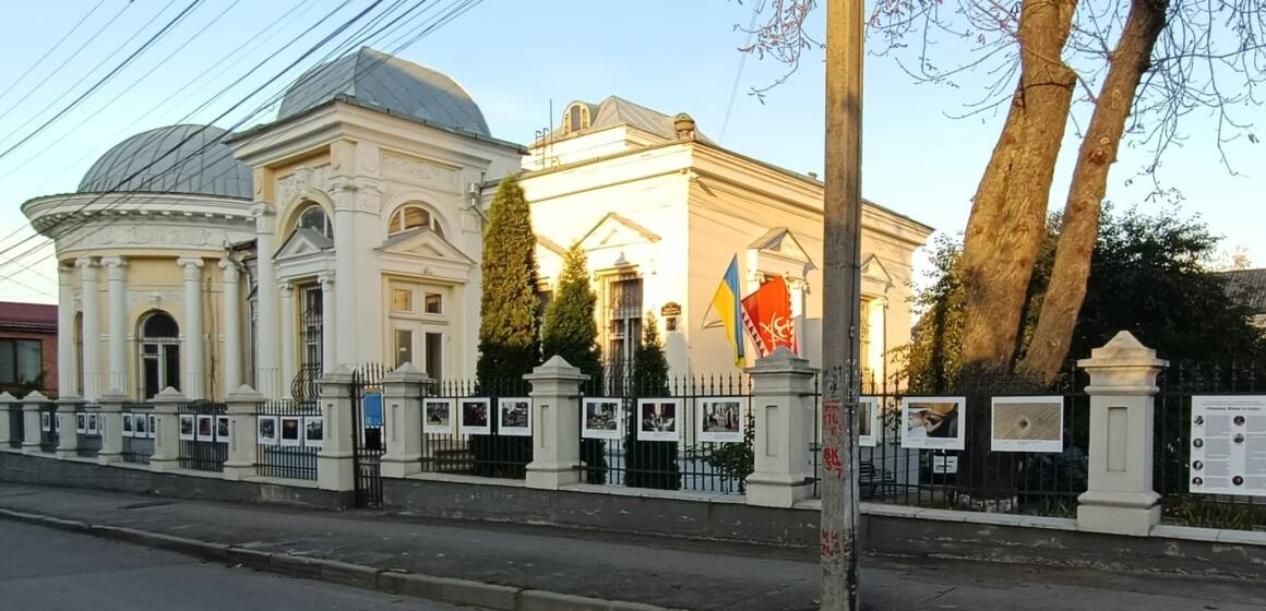 Музей Вінниці анонсує фотовиставку зі світлинами глибокого змісту: «Україна. Війна та опір»